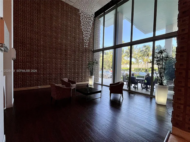 2899 Collins Ave #1433 — Photo 31
