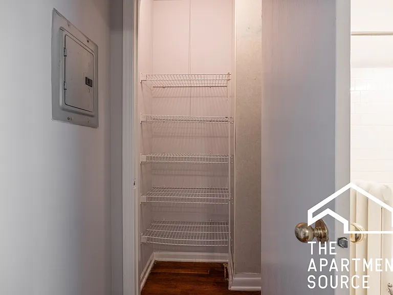 5748 N Winthrop Ave #1 — Photo 10