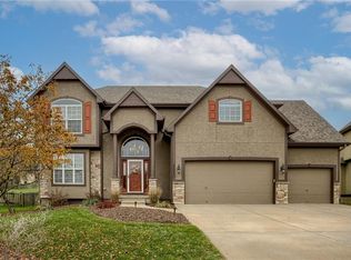 2513 SW Regency Dr, Lees Summit, MO 64082