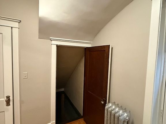4th image of 1325 W Cornelia Ave