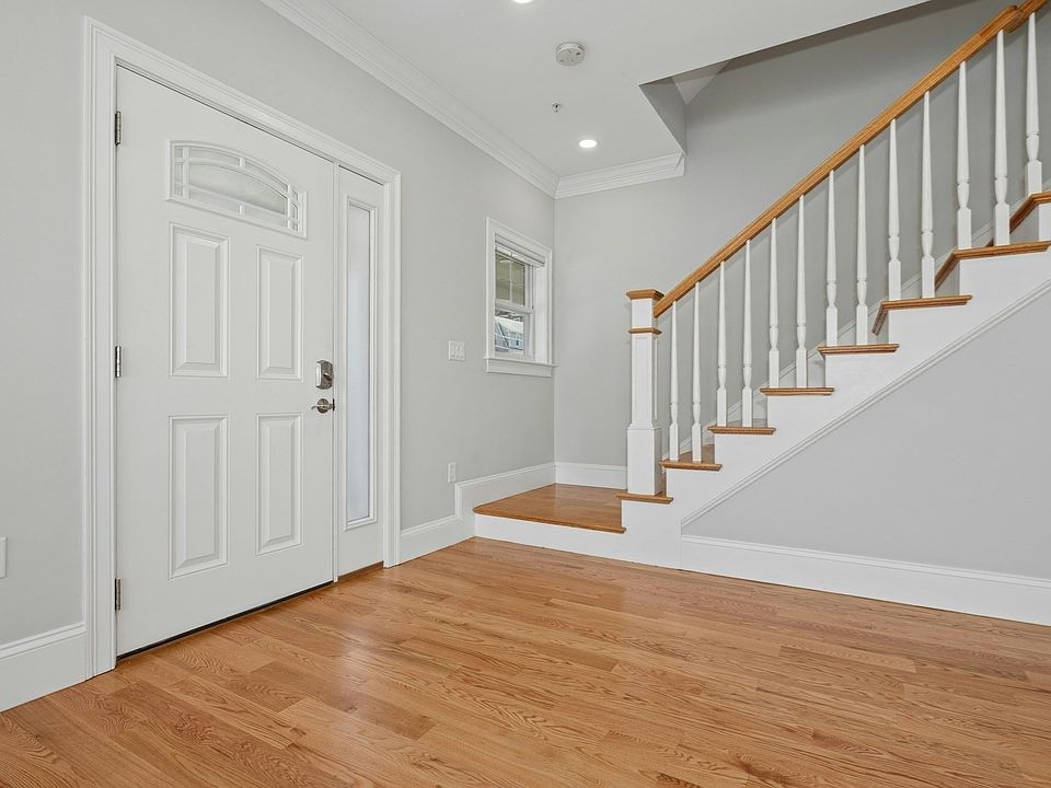 1st image of 140 Main St #B