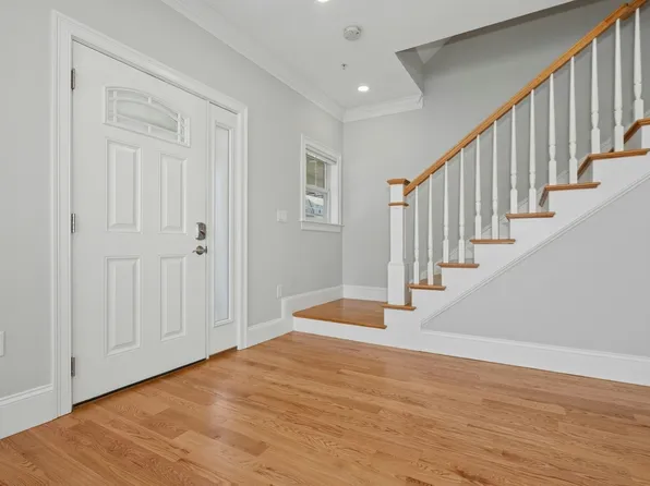 140 Main St #B, Upton, MA 01568