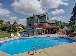 709 Browning Cir, Oconomowoc, WI 53066