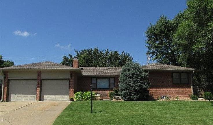 1st image of 407 NE 12th St