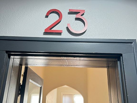 2nd image of 4902-06 Itaska St #4902-23