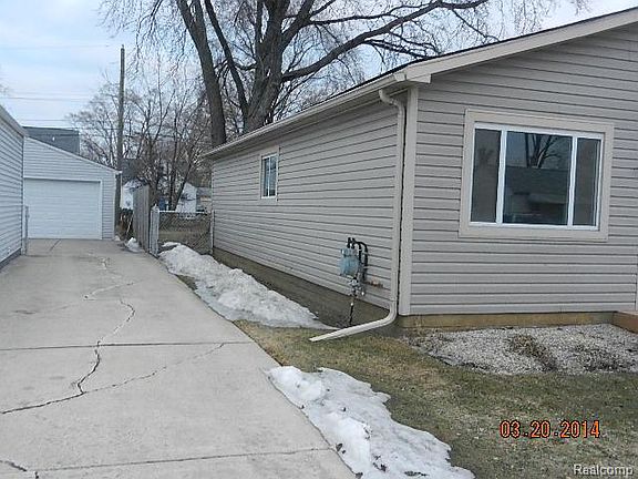 2nd image of 30776 Palmer Blvd