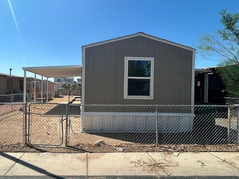 12727 W Glendale Ave — Photo 3