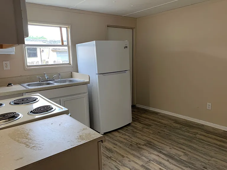 1505 Goodyear Ave #17-A — Photo 4