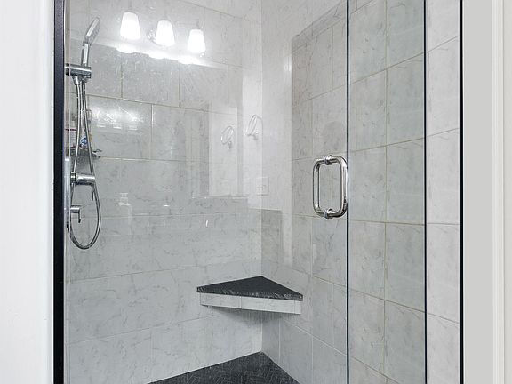 5th image of 1436 Indianola Ave #1436