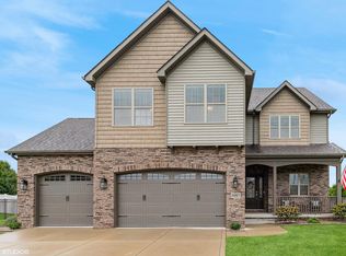 9967 Wisteria Lane St, John, IN 46373