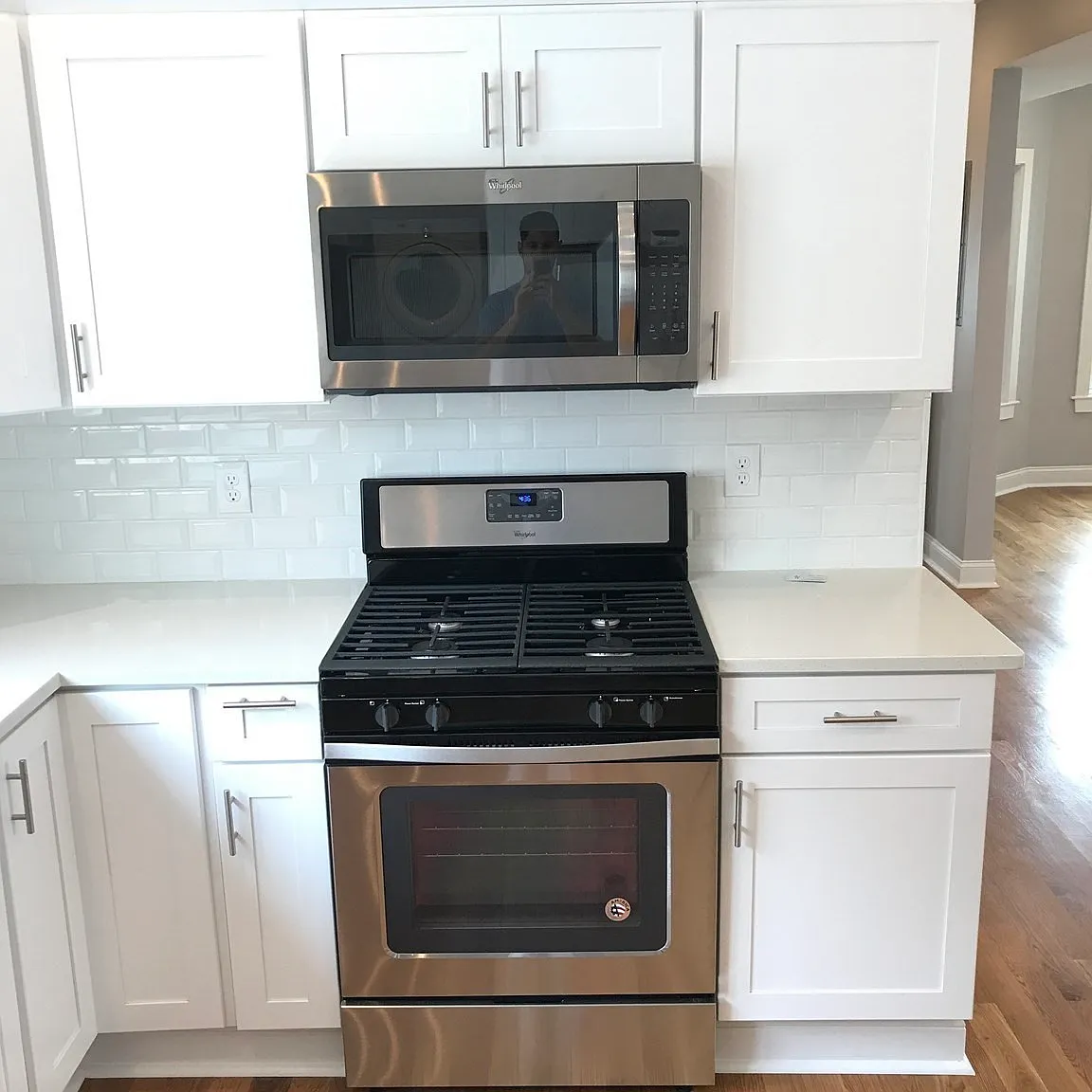 3 bed, 2.0 bath, 1900 sqft, $4,200 — Photo 3
