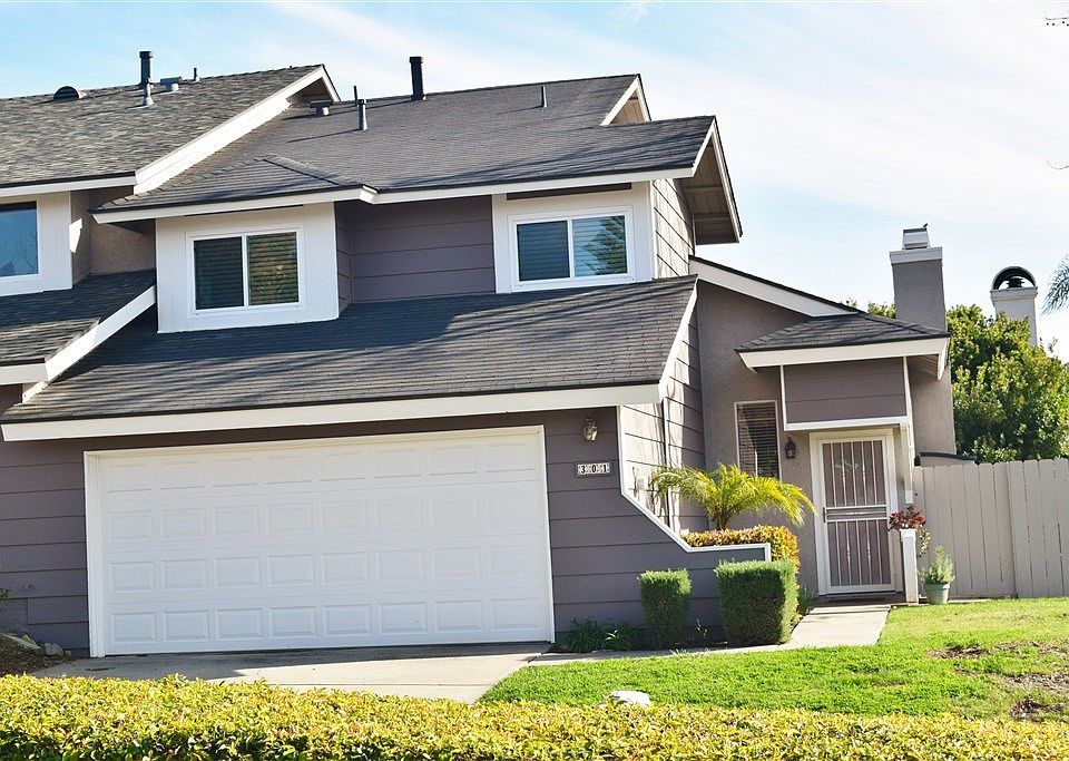 1st image of 301 Rolling Hills Ln