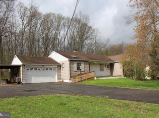 816 Hillcrest Dr, Perkasie, PA 18944