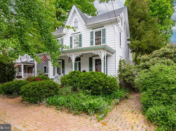 281 W 2nd St, Moorestown, NJ 08057