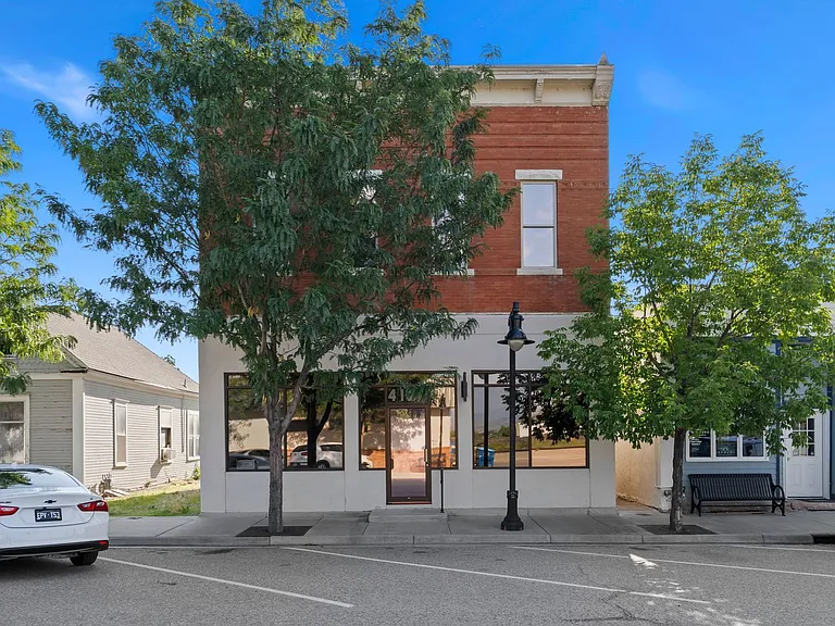 4120 Main St — Photo 1