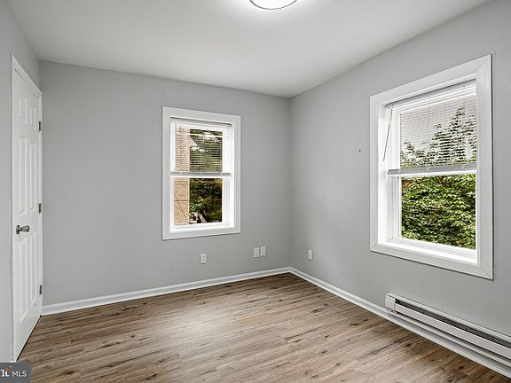 5th image of 71 Wood St