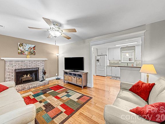 3rd image of 10316 Stornoway Ct