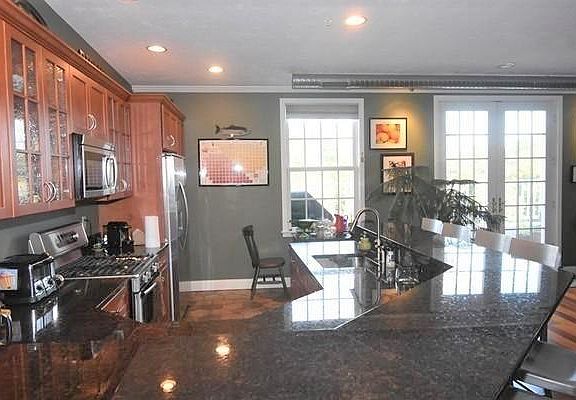 5th image of 15 Cedar St Unit 40