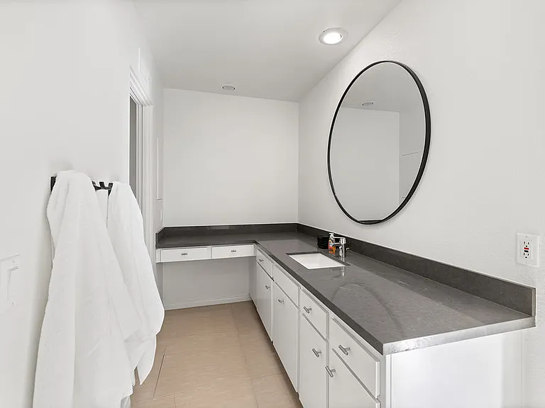 GUEST BEDROOM SUITE