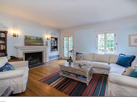 4th image of 3097 Fairmount Blvd