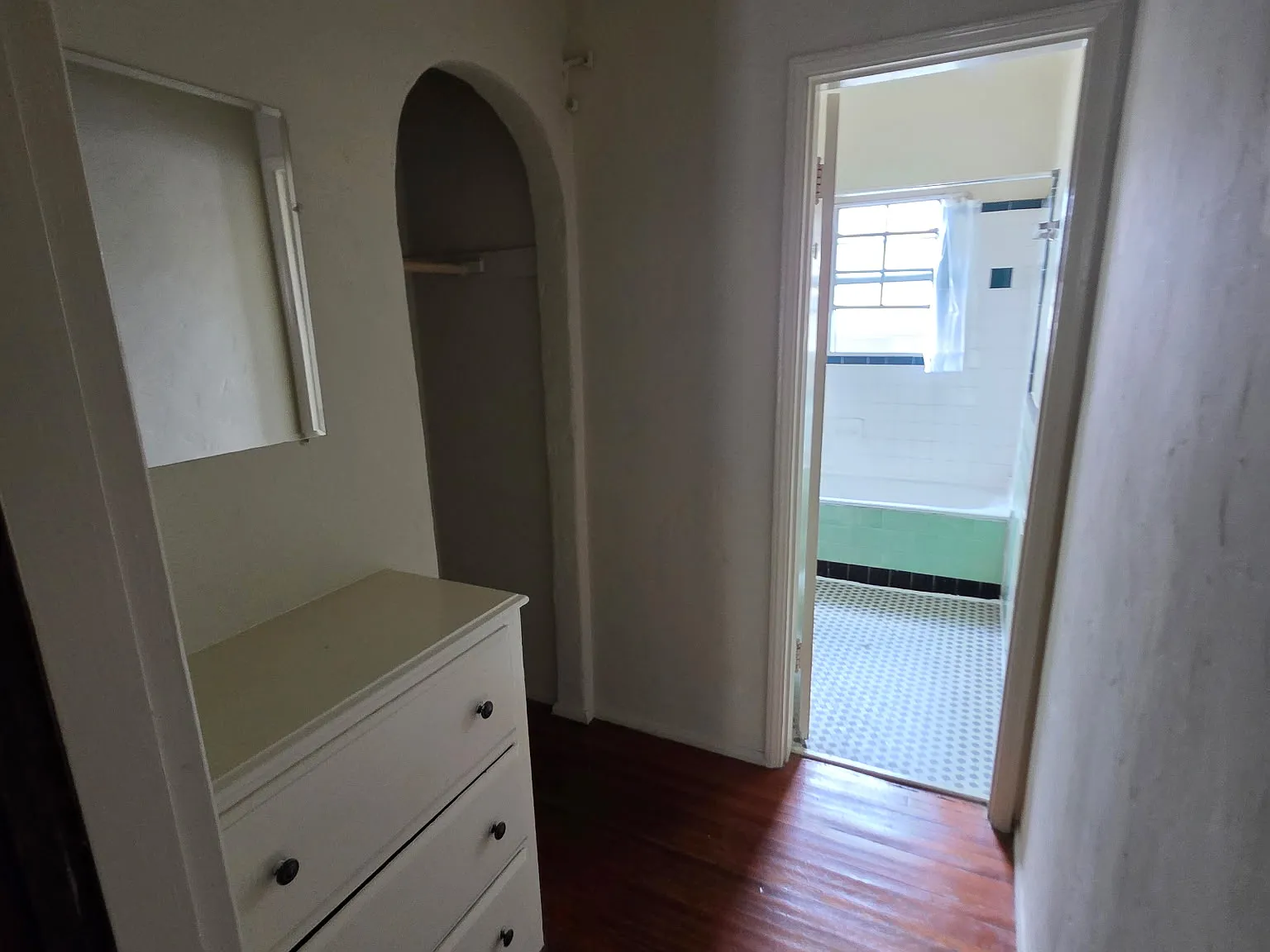 Studio, 350 sqft, $1,650 — Photo 3