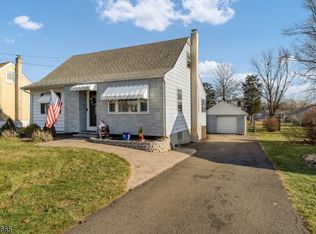 140 Weiss Ter, Raritan, NJ 08869