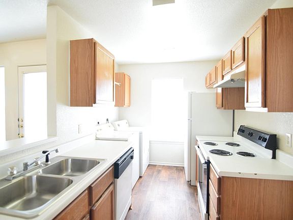 3rd image of 5710 Greengate Dr APT D