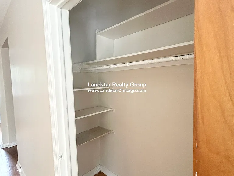 1916 W Lunt Ave #3S — Photo 8