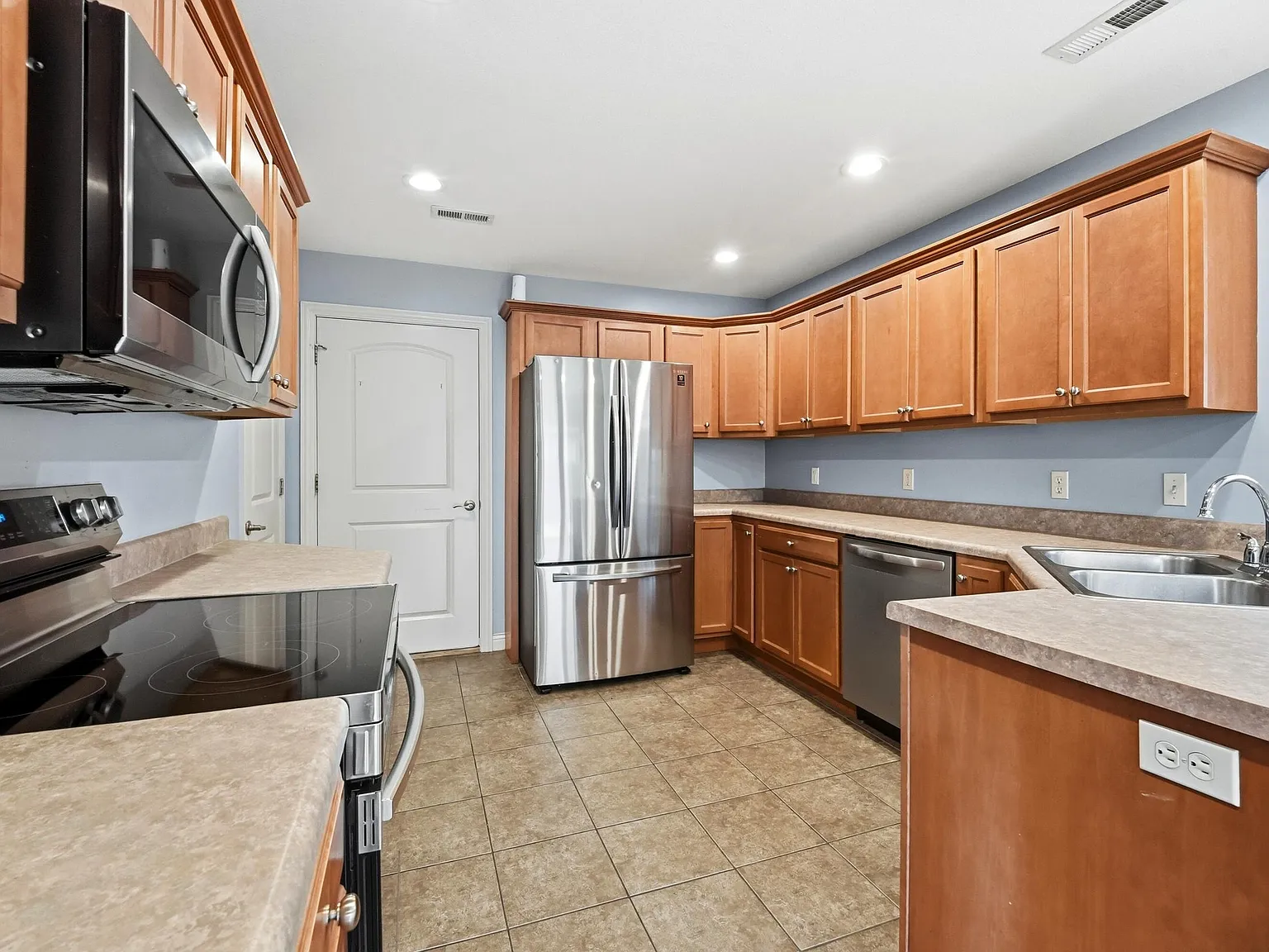 3 bed, 1431 sqft, $1,850 — Photo 4