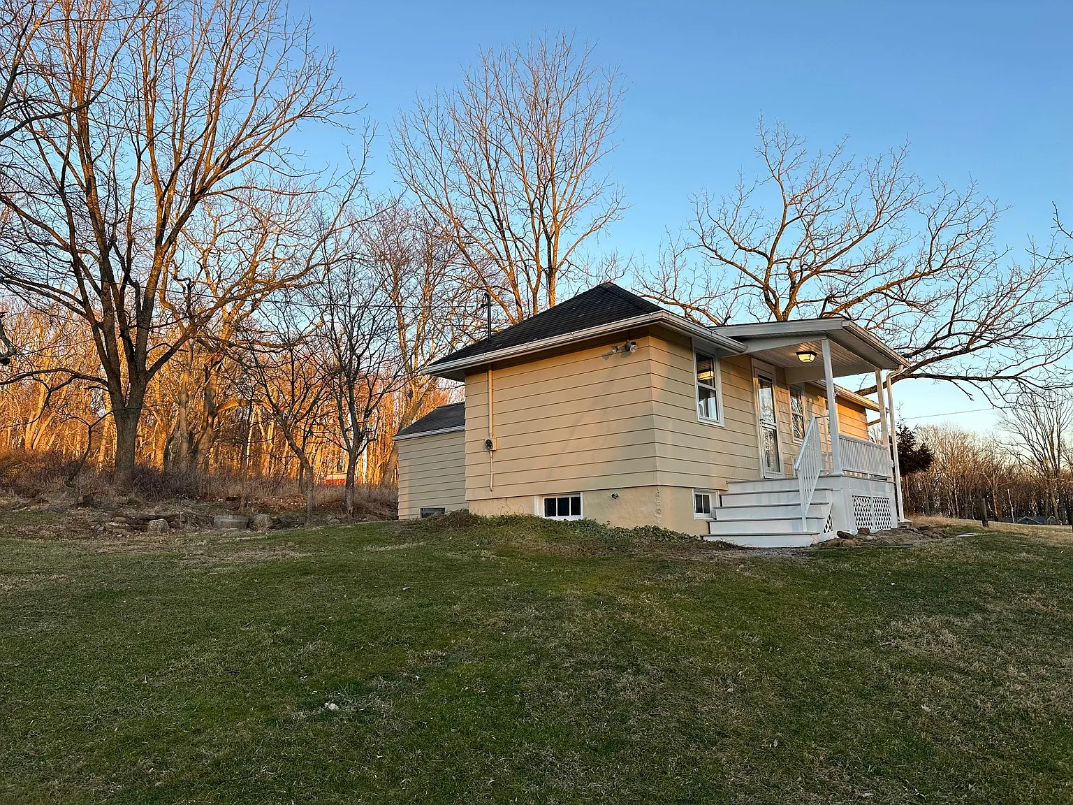 2 bed, 1000 sqft, $2,700 — Photo 1
