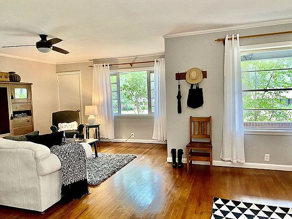 2nd image of 3216 Timberlane Dr