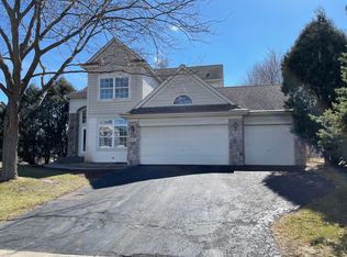 9137 Overlook Ln, Champlin, MN 55316