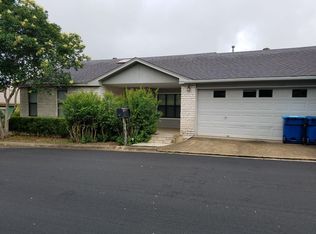 250 Old Oaks, Kerrville, TX 78028