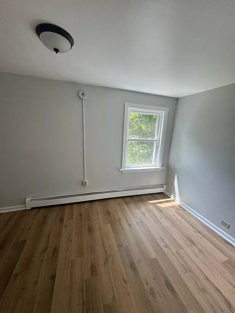 2 bed, 1.0 bath, 840 sqft, $1,850 — Photo 3