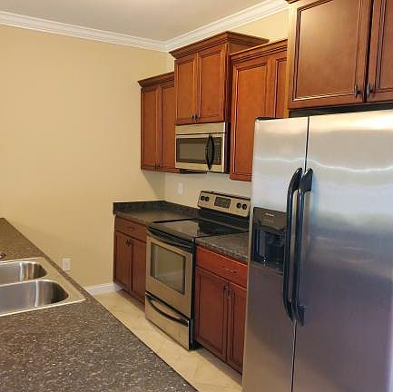 3rd image of 3333 Ellsworth Dr