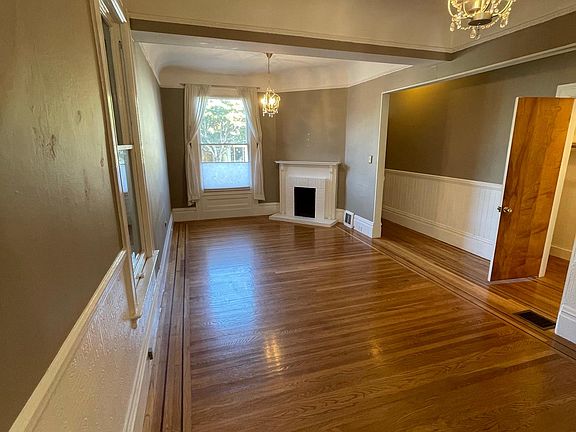 2nd image of 2839 Laguna St