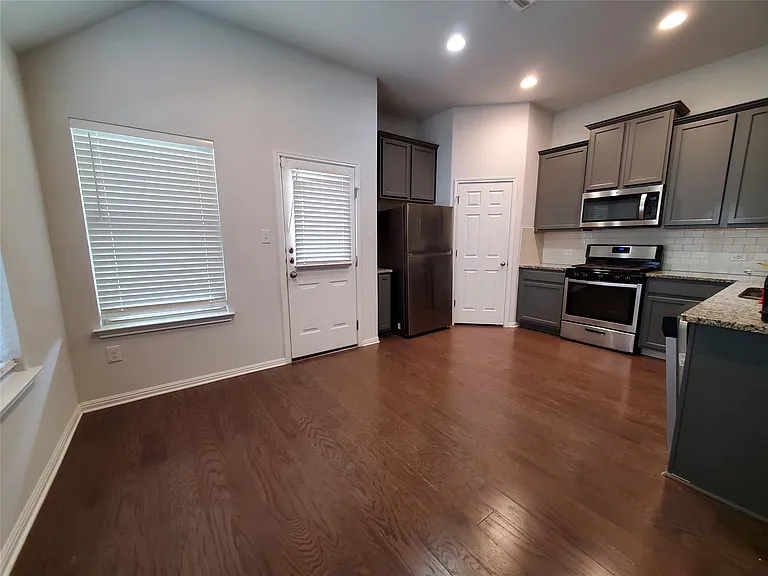 13505 Mariscan St — Photo 2