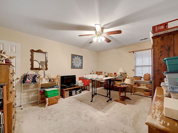 5th image of 414 Westgate Blvd