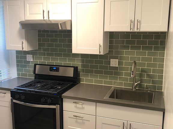 3rd image of 334 Hyde St #11