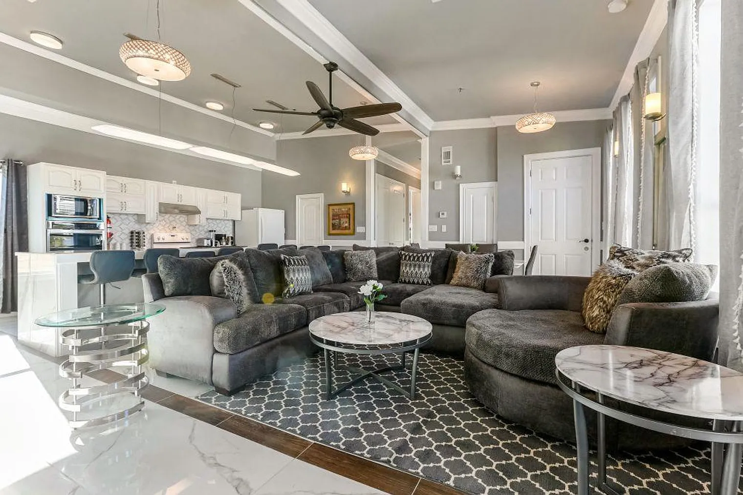 5 bed, 3.0 bath, 2647 sqft, $11,814 — Photo 2