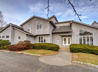 828 Holly Berry Ln, Brick, NJ 08724