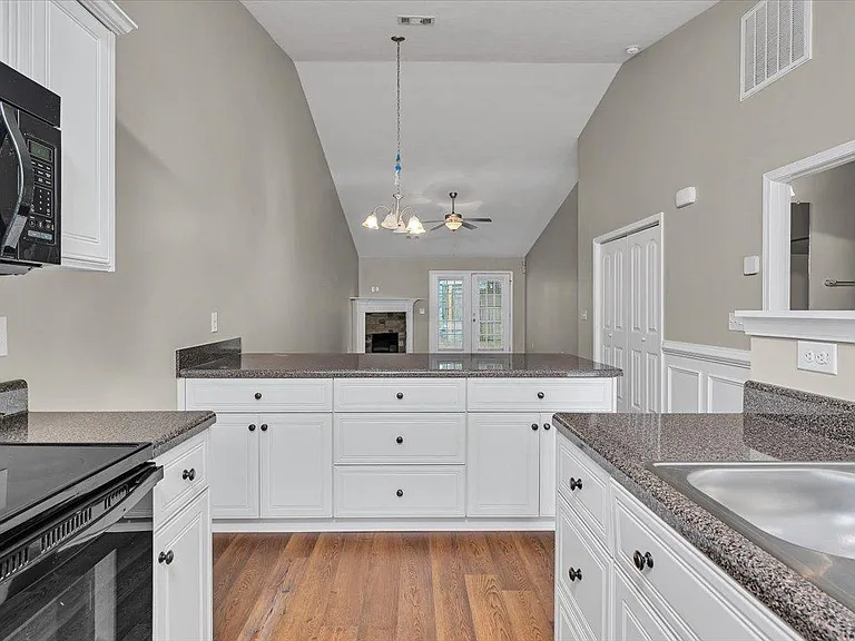 2678 York Dr — Photo 14