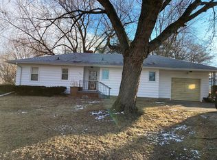 102 S Linden St, Delavan, IL 61734