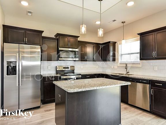 5th image of 1101 Eagles View Dr