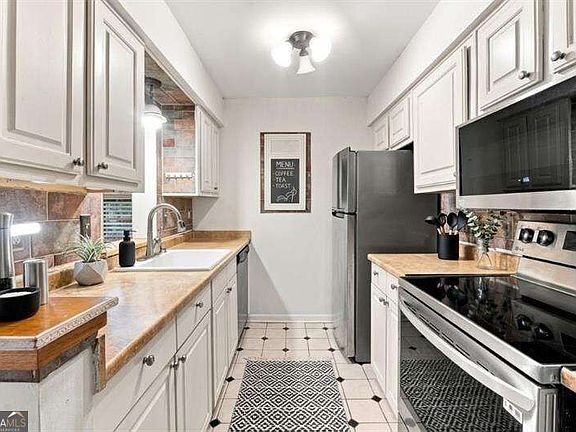 3rd image of 175 Barone Pl NW