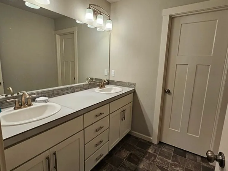 3915 Lindburg Rd SE — Photo 24