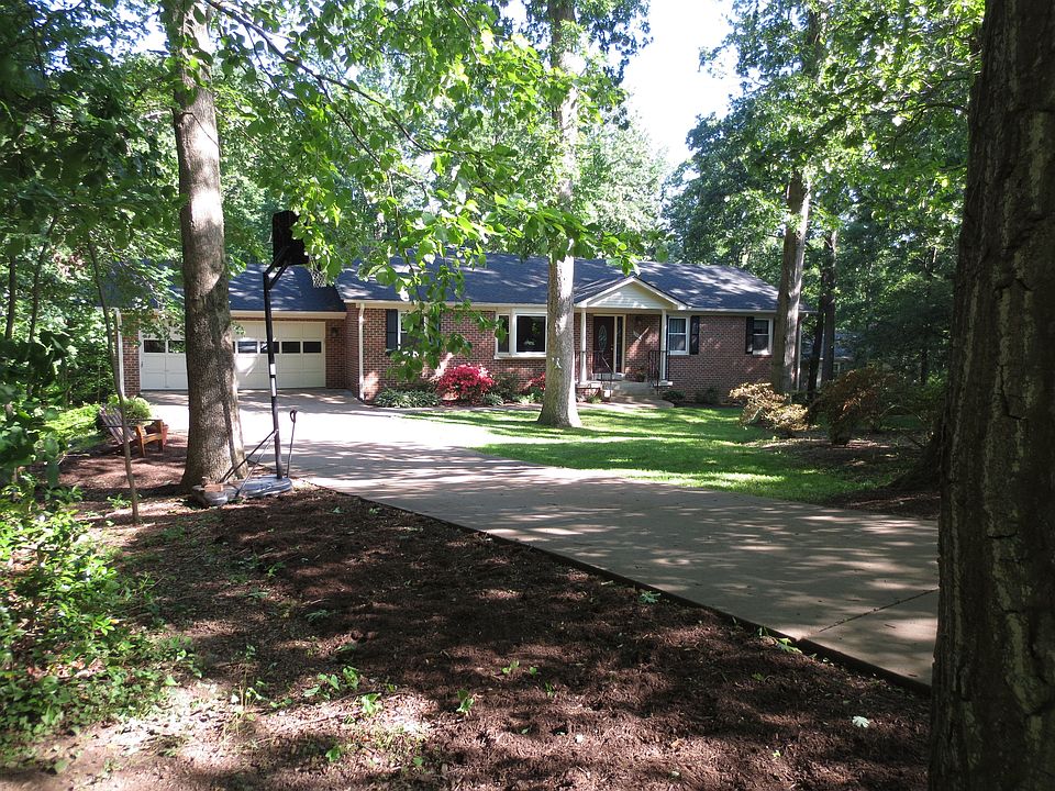 Front yard and entrance