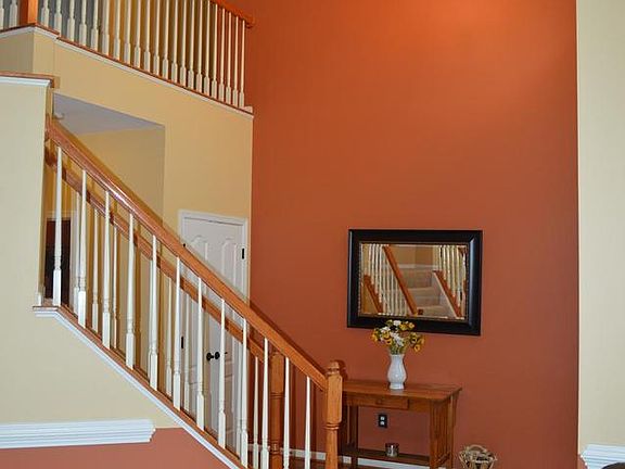 5th image of 406 Zinnia Ct