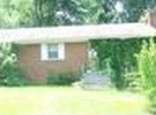 817 Forest Dr S, Oxon Hill, MD 20745