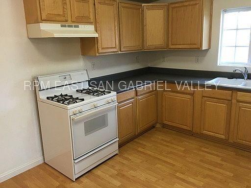 3rd image of 2713 Charlotte Ave